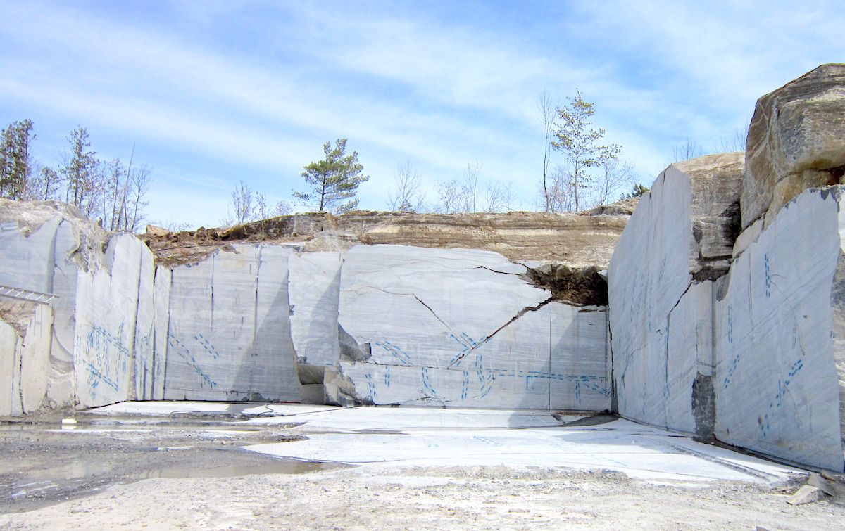 Wallace Creek Quarry, QC, CAN Polycor Inc.