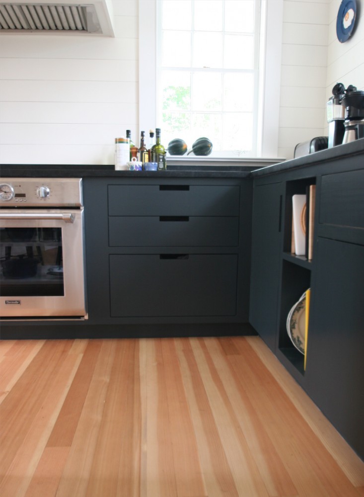Polycor_Alberene_Soapstone_Churchill_Reserve_Kitchen_Countertops_3.jpg Polycor_Alberene_Soapstone_Churchill_Reserve_Kitchen_Countertops_3.jpg