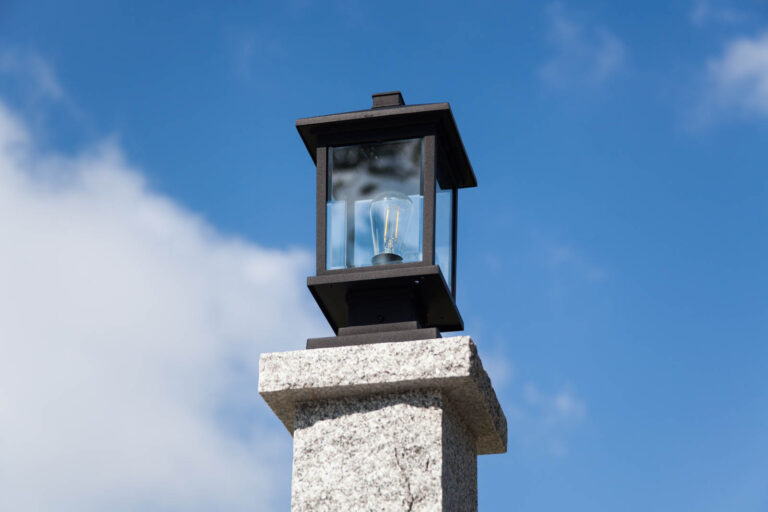 Poteaux de boîte aux lettres & de lampadaires