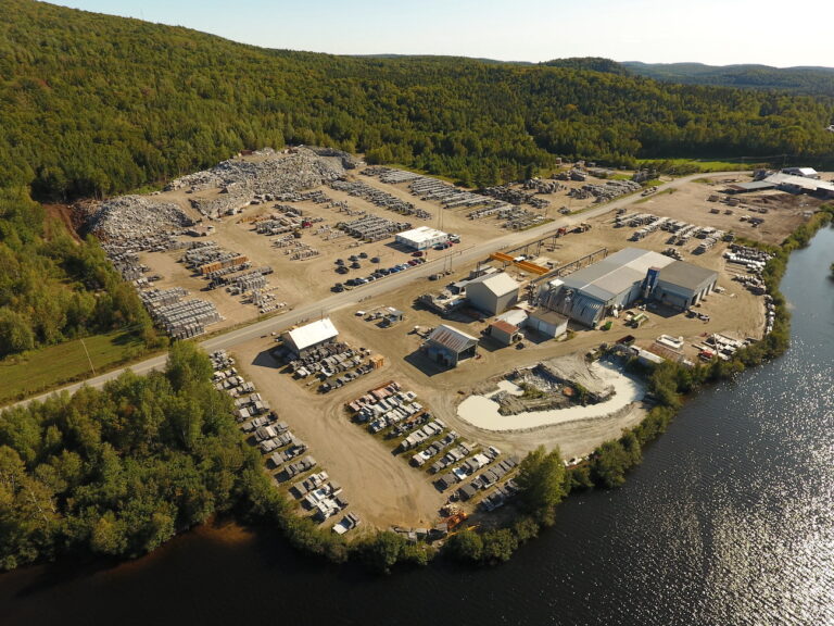 Usine Rivière-à-Pierre, QC, CAN