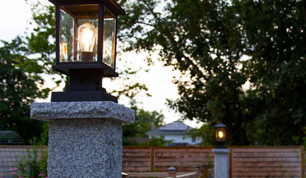 Mailbox & Lamp Posts Polycor Inc.