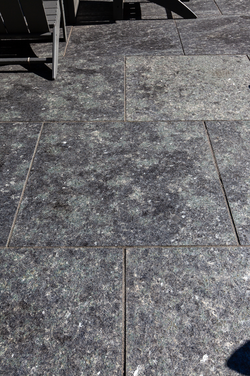 Polycor-black-pavers