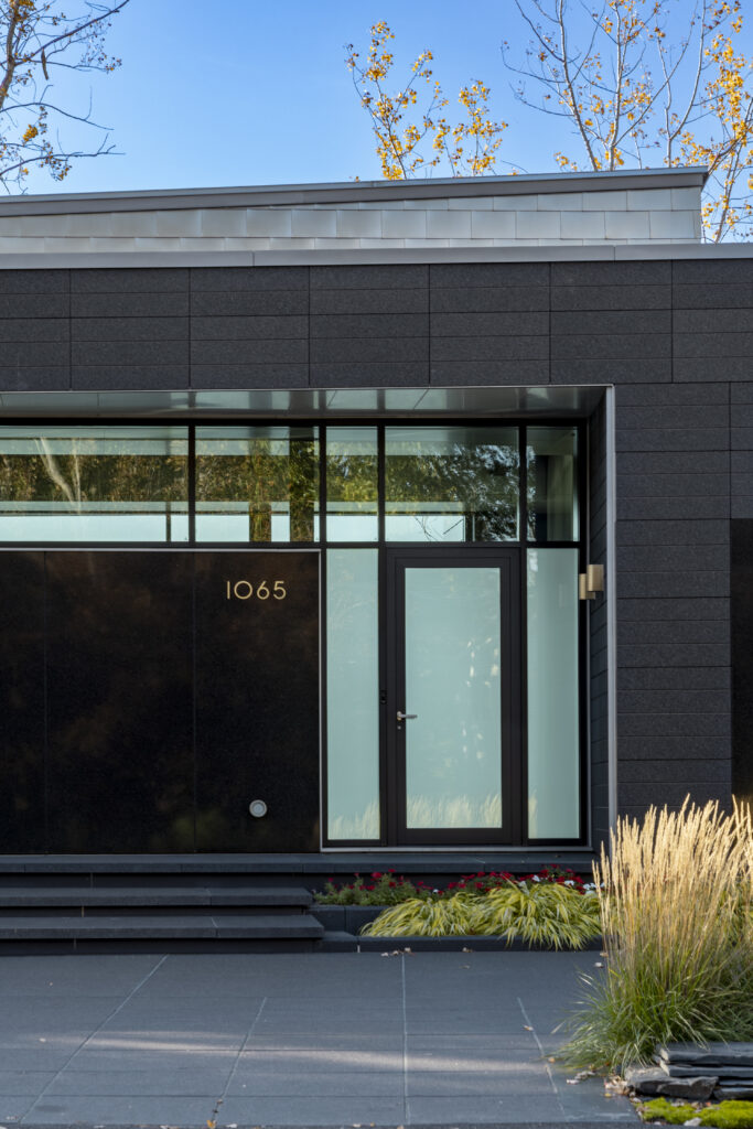 Polycor-black-pavers